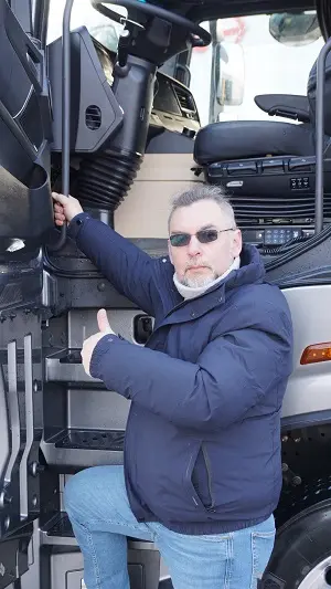 фото водителей на фоне грузовика